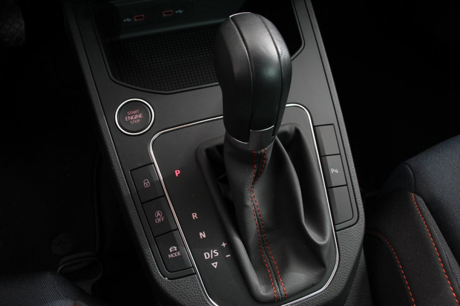 Seat Ibiza 1.0 TSI 110pk DSG FR Navigatie Apple Carplay/Android Auto Camera Parkeersensoren Adaptive cruise control Keyless Entry/Start Virtual Cockpit Stoelverwarming Ledverlichting Getinte ramen