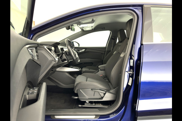 Audi Q4 e-tron 40 Launch Edition Advanced 77 kWh [ 3-Fase-11kW ] {SoH-93%} (INCL-BTW) Aut. *NAVI-FULLMAP | MATRIX-LED | KEYLESS | CAMERA | AUDI-SOUND |  DIGI-COCKPIT | DAB | AMBIENTLIGHT | HEATED-SPORTSEATS | PRIVACY-GLASS | CRUISE | 19''ALU*