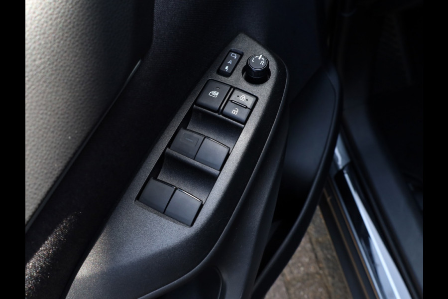 Toyota Yaris Cross 1.5 Hybr 130 Dynamic | Stoelverwarming | Parkeersensor | Trekhaa