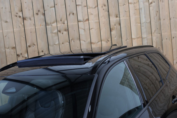 Volvo XC60 2.0 T8 Plug-in hybrid AWD Ultra Black Edition *B&W*Pano*Massage*Luchtvering*