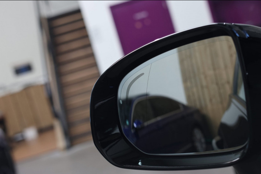 Volvo XC60 2.0 T8 Plug-in hybrid AWD Ultra Black Edition *B&W*Pano*Massage*Luchtvering*