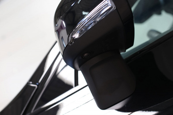 Volvo XC60 2.0 T8 Plug-in hybrid AWD Ultra Black Edition *B&W*Pano*Massage*Luchtvering*