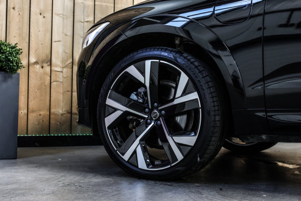 Volvo XC60 2.0 T8 Plug-in hybrid AWD Ultra Black Edition *B&W*Pano*Massage*Luchtvering*