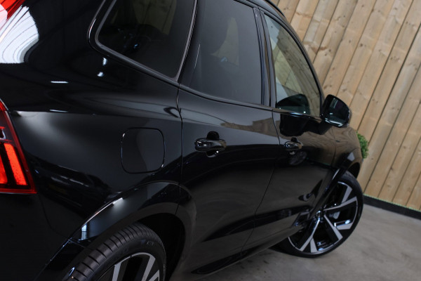 Volvo XC60 2.0 T8 Plug-in hybrid AWD Ultra Black Edition *B&W*Pano*Massage*Luchtvering*