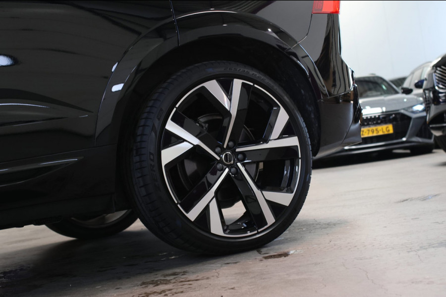 Volvo XC60 2.0 T8 Plug-in hybrid AWD Ultra Black Edition *B&W*Pano*Massage*Luchtvering*