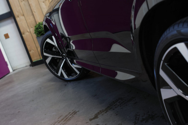 Volvo XC60 2.0 T8 Plug-in hybrid AWD Ultra Black Edition *B&W*Pano*Massage*Luchtvering*