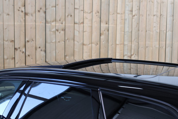 Volvo XC60 2.0 T8 Plug-in hybrid AWD Ultra Black Edition *B&W*Pano*Massage*Luchtvering*