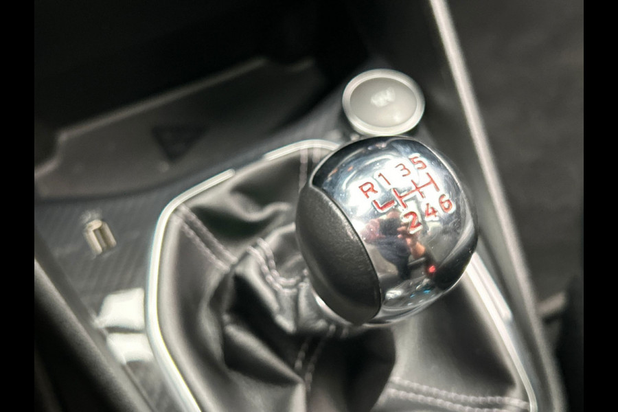 Ford Fiesta 1.5 EcoBoost ST-3 200 PK Performance | Panoramadak | B&O | Recaro | Carplay | Camera | Stoel/Stuur Verwarming |