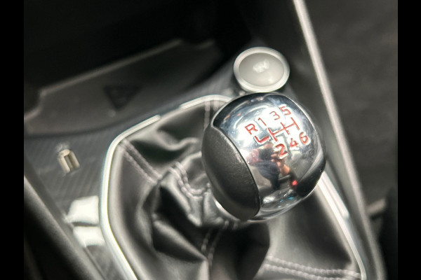 Ford Fiesta 1.5 EcoBoost ST-3 200 PK Performance | Panoramadak | B&O | Recaro | Carplay | Camera | Stoel/Stuur Verwarming |