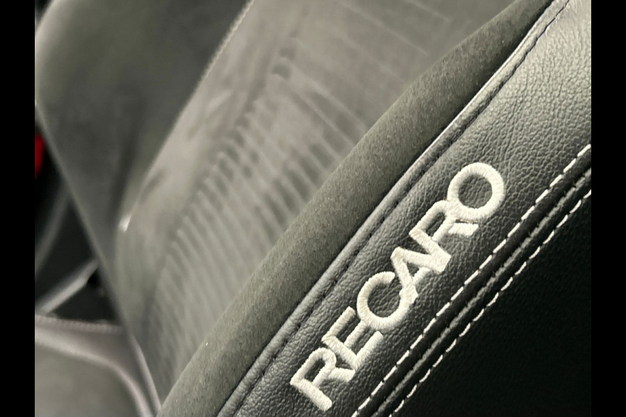Ford Fiesta 1.5 EcoBoost ST-3 200 PK Performance | Panoramadak | B&O | Recaro | Carplay | Camera | Stoel/Stuur Verwarming |