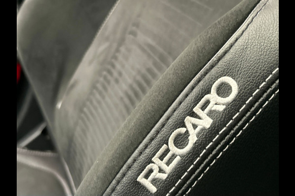 Ford Fiesta 1.5 EcoBoost ST-3 200 PK Performance | Panoramadak | B&O | Recaro | Carplay | Camera | Stoel/Stuur Verwarming |