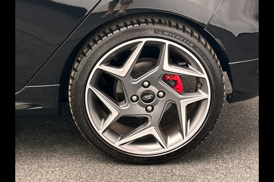 Ford Fiesta 1.5 EcoBoost ST-3 200 PK Performance | Panoramadak | B&O | Recaro | Carplay | Camera | Stoel/Stuur Verwarming |
