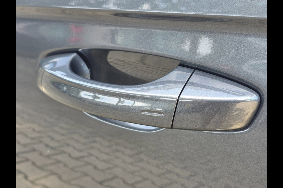 Volkswagen T-Roc 2.0 TSI 4Motion R / AKRAPOVIC !