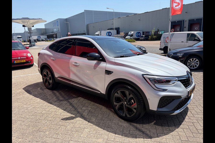 Renault Arkana 1.6 E-Tech Hybrid 145 R.S. Line / camera