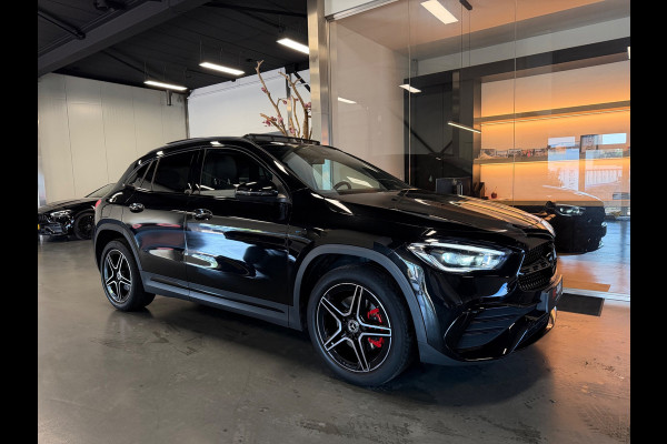 Mercedes-Benz GLA 250 e Amg night Panorama Memory Sfeerverlichting.