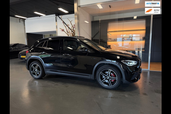 Mercedes-Benz GLA 250 e Amg night Panorama Memory Sfeerverlichting.