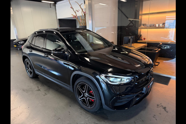 Mercedes-Benz GLA 250 e Amg night Panorama Memory Sfeerverlichting.