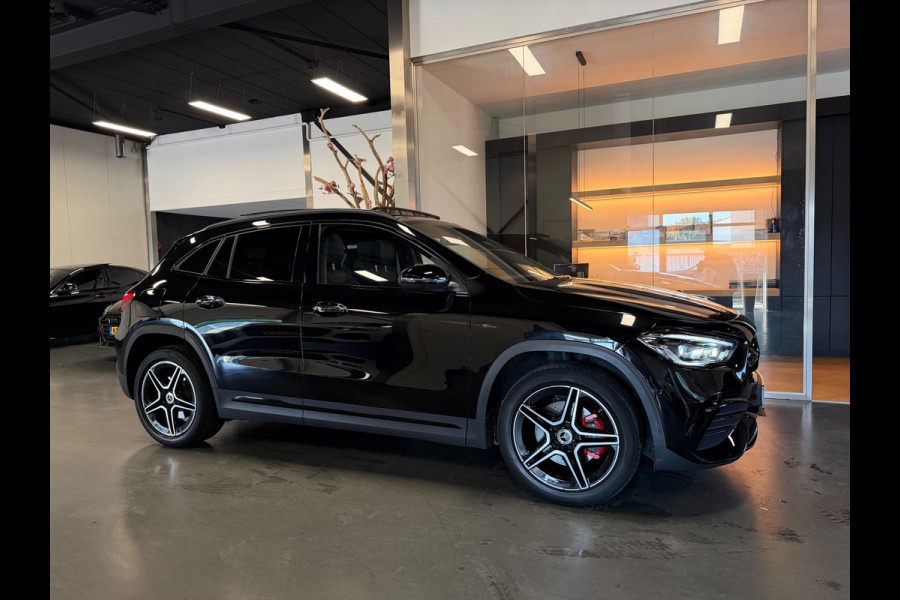 Mercedes-Benz GLA 250 e Amg night Panorama Memory Sfeerverlichting.