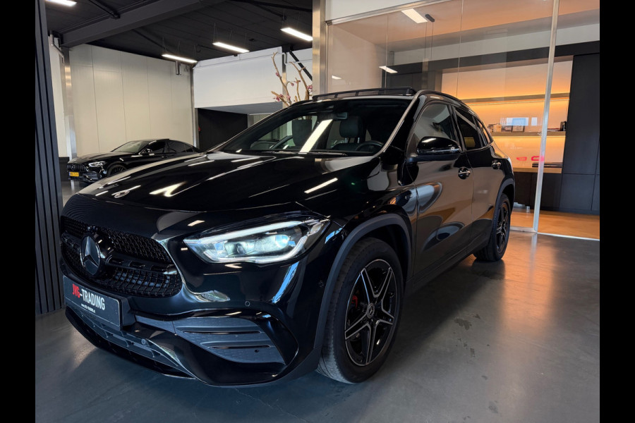 Mercedes-Benz GLA 250 e Amg night Panorama Memory Sfeerverlichting.