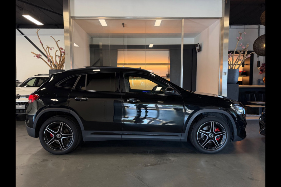 Mercedes-Benz GLA 250 e Amg night Panorama Memory Sfeerverlichting.