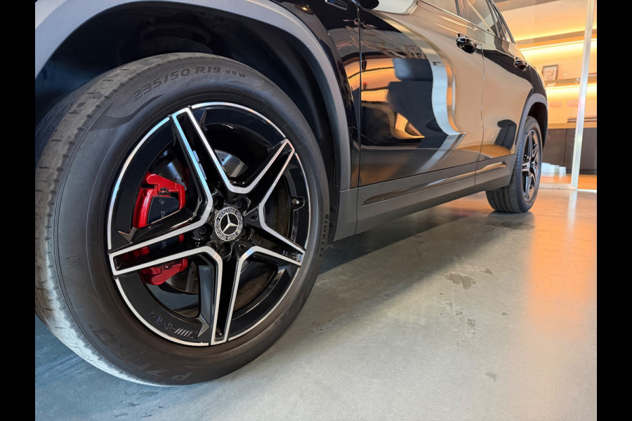 Mercedes-Benz GLA 250 e Amg night Panorama Memory Sfeerverlichting.