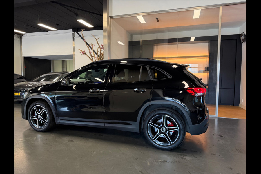 Mercedes-Benz GLA 250 e Amg night Panorama Memory Sfeerverlichting.