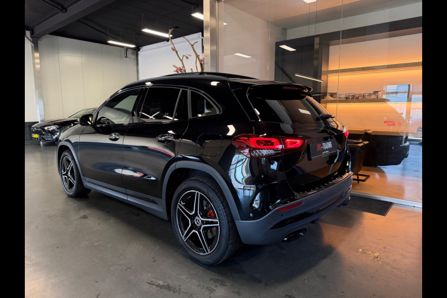 Mercedes-Benz GLA 250 e Amg night Panorama Memory Sfeerverlichting.
