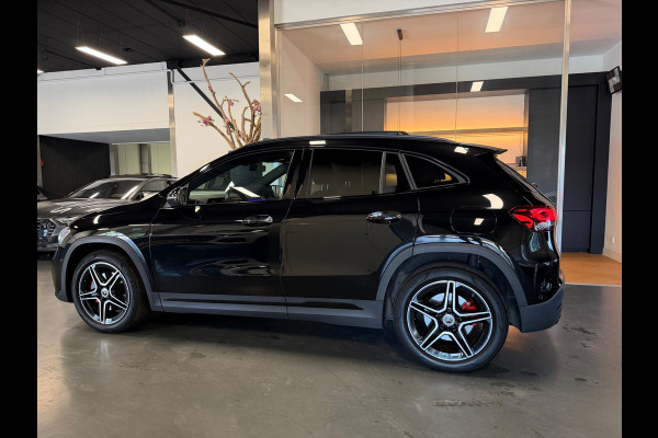 Mercedes-Benz GLA 250 e Amg night Panorama Memory Sfeerverlichting.