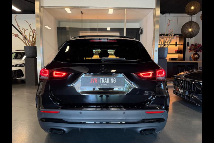Mercedes-Benz GLA 250 e Amg night Panorama Memory Sfeerverlichting.