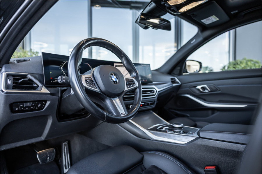 BMW 3 Serie Touring 330i - M Sport | Panorama | Elek. Trekhaak | ACC