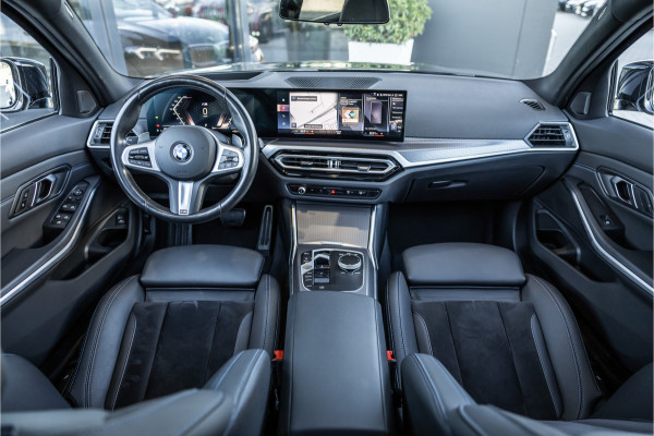 BMW 3 Serie Touring 330i - M Sport | Panorama | Elek. Trekhaak | ACC