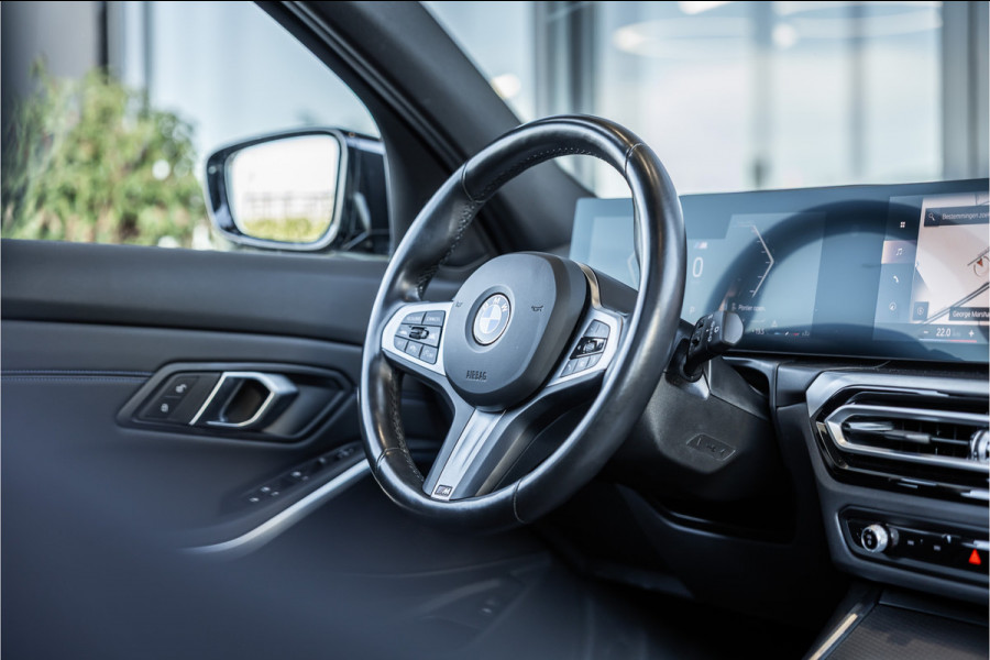 BMW 3 Serie Touring 330i - M Sport | Panorama | Elek. Trekhaak | ACC