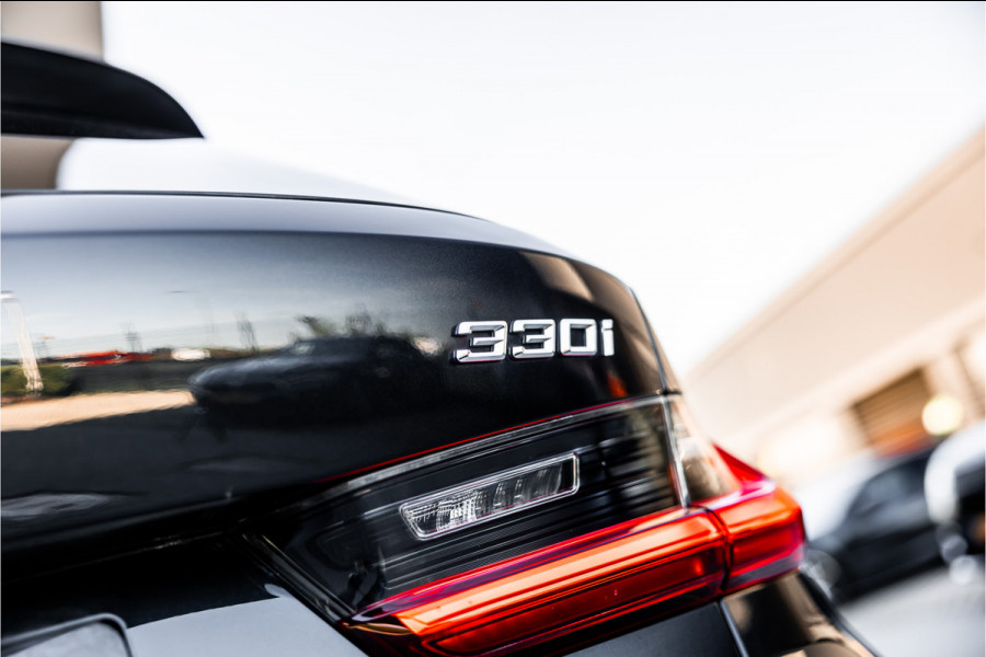 BMW 3 Serie Touring 330i - M Sport | Panorama | Elek. Trekhaak | ACC