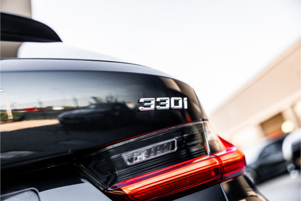 BMW 3 Serie Touring 330i - M Sport | Panorama | Elek. Trekhaak | ACC