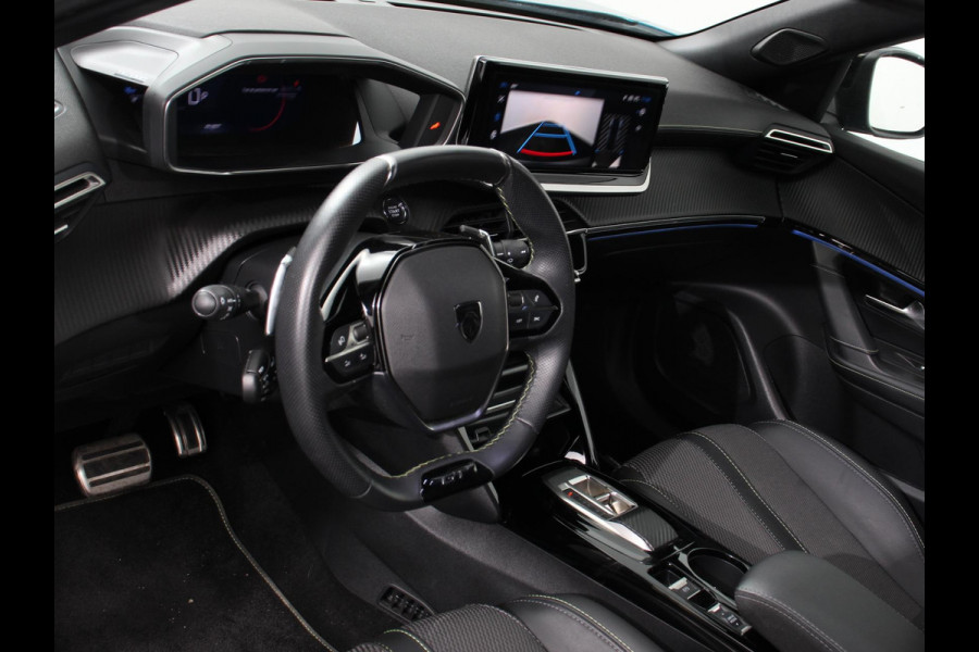 Peugeot 2008 1.2 GT Automaat Climate control Cruise control Apple Carplay/ Android Auto led Lichtmetalen velgen Parkeersensoren Camera