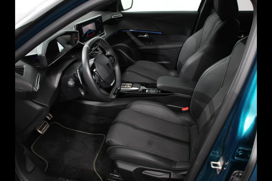 Peugeot 2008 1.2 GT Automaat Climate control Cruise control Apple Carplay/ Android Auto led Lichtmetalen velgen Parkeersensoren Camera