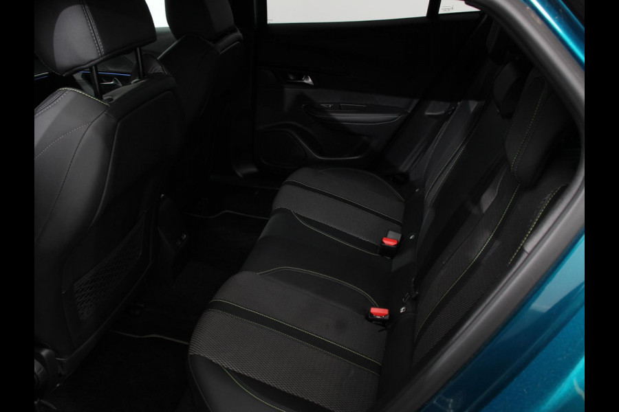 Peugeot 2008 1.2 GT Automaat Climate control Cruise control Apple Carplay/ Android Auto led Lichtmetalen velgen Parkeersensoren Camera