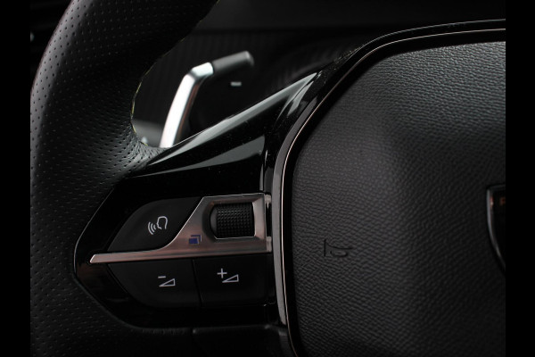 Peugeot 2008 1.2 GT Automaat Climate control Cruise control Apple Carplay/ Android Auto led Lichtmetalen velgen Parkeersensoren Camera