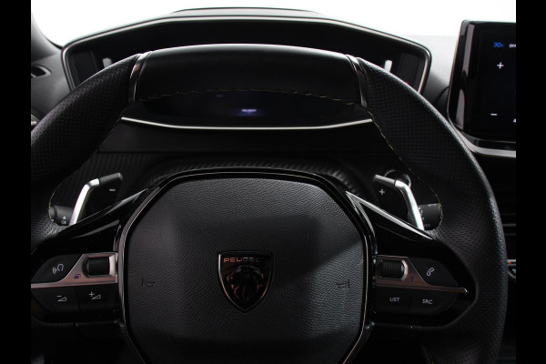 Peugeot 2008 1.2 GT Automaat Climate control Cruise control Apple Carplay/ Android Auto led Lichtmetalen velgen Parkeersensoren Camera