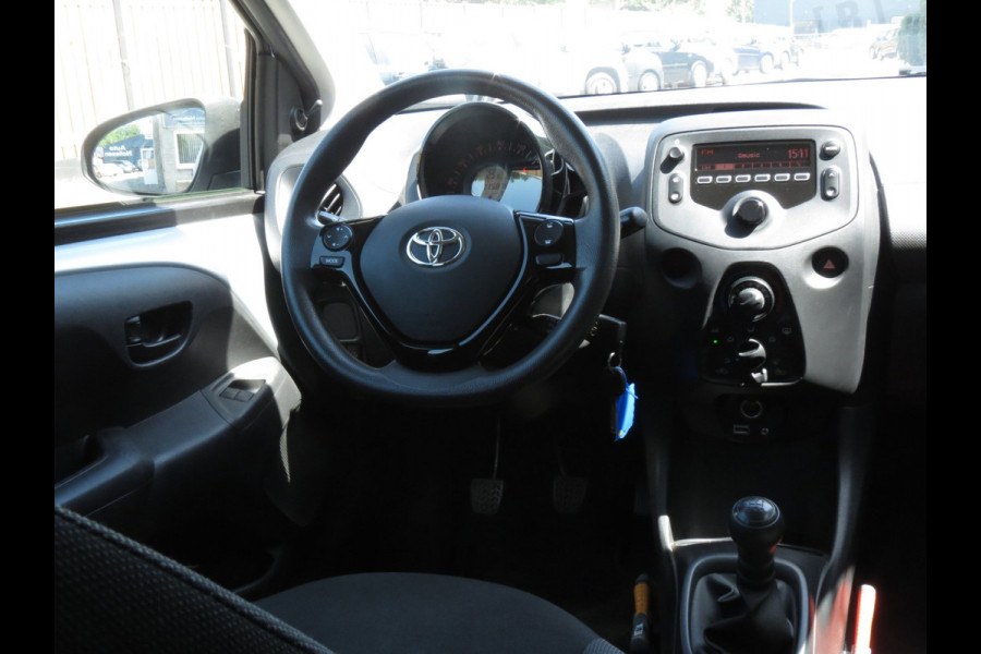 Toyota Aygo 1.0 VVT-i x-fun 5-DRS NIEUWE TYPE | AIRCO | DEALER ONDERHOUDEN | BLUETOOTH |