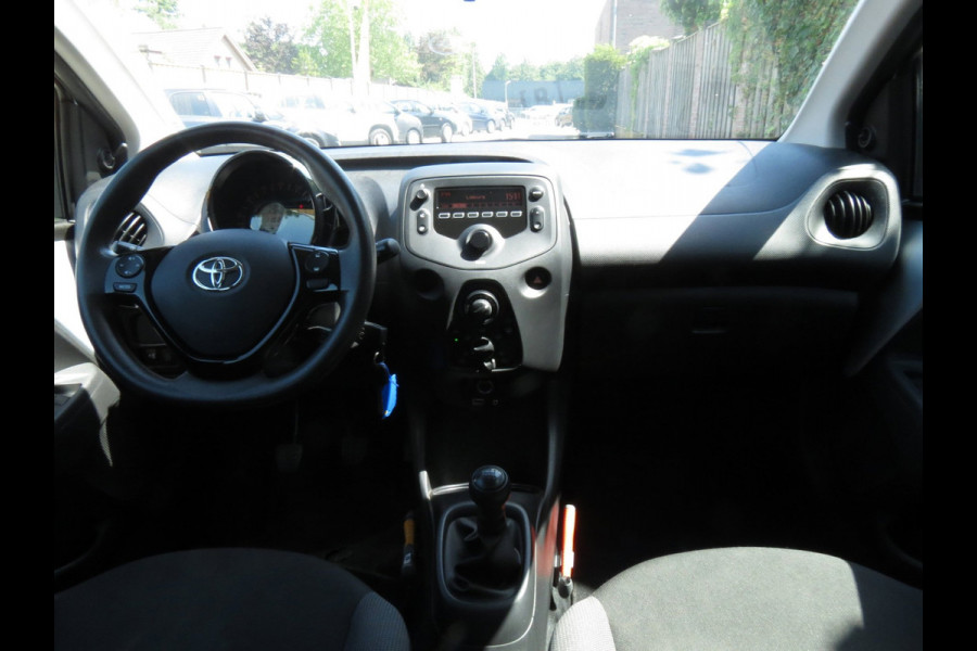 Toyota Aygo 1.0 VVT-i x-fun 5-DRS NIEUWE TYPE | AIRCO | DEALER ONDERHOUDEN | BLUETOOTH |