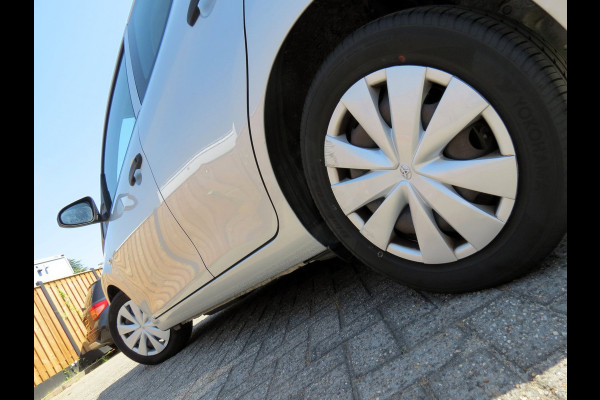 Toyota Aygo 1.0 VVT-i x-fun 5-DRS NIEUWE TYPE | AIRCO | DEALER ONDERHOUDEN | BLUETOOTH |