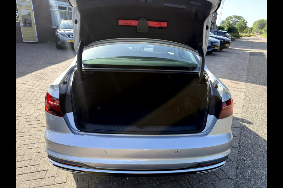 Audi A4 Limousine 40 TFSI 204pk Bns Edition 25400km, NL. Auto, Vol Opties.