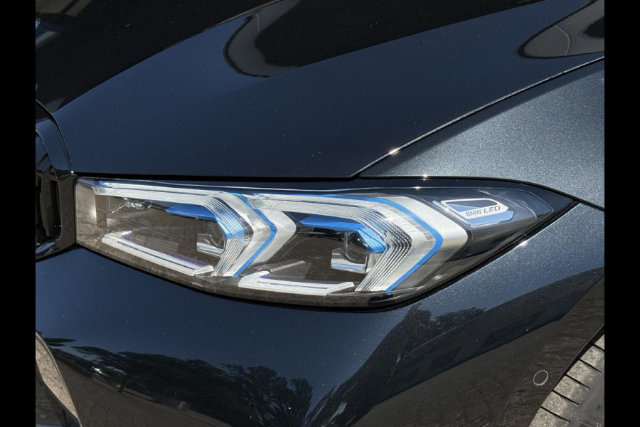 BMW 3 Serie Touring 330e M SPORT LCI | DRIVING PROFF. | TREKHAAK | CAMERA | LEDER |