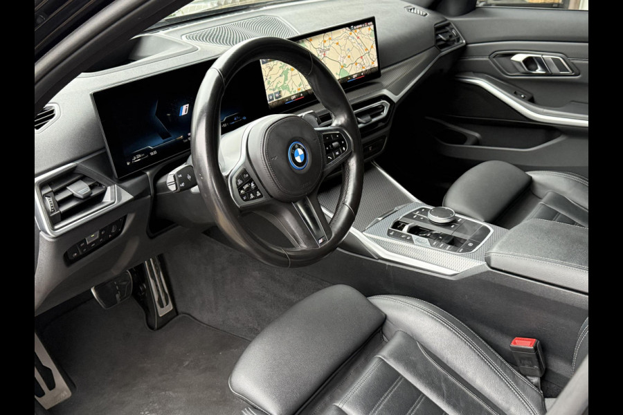 BMW 3 Serie Touring 330e M SPORT LCI | DRIVING PROFF. | TREKHAAK | CAMERA | LEDER |