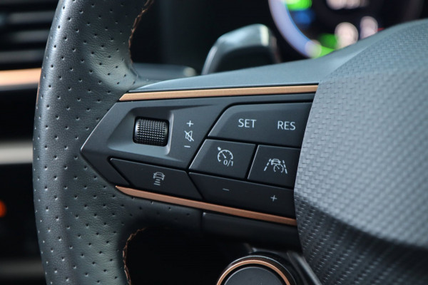 CUPRA Formentor 1.4 e-Hybrid VZ Cooper Edition / PANO / ACC / CAMERA / KEYLESS / STUUR+STOELVERW
