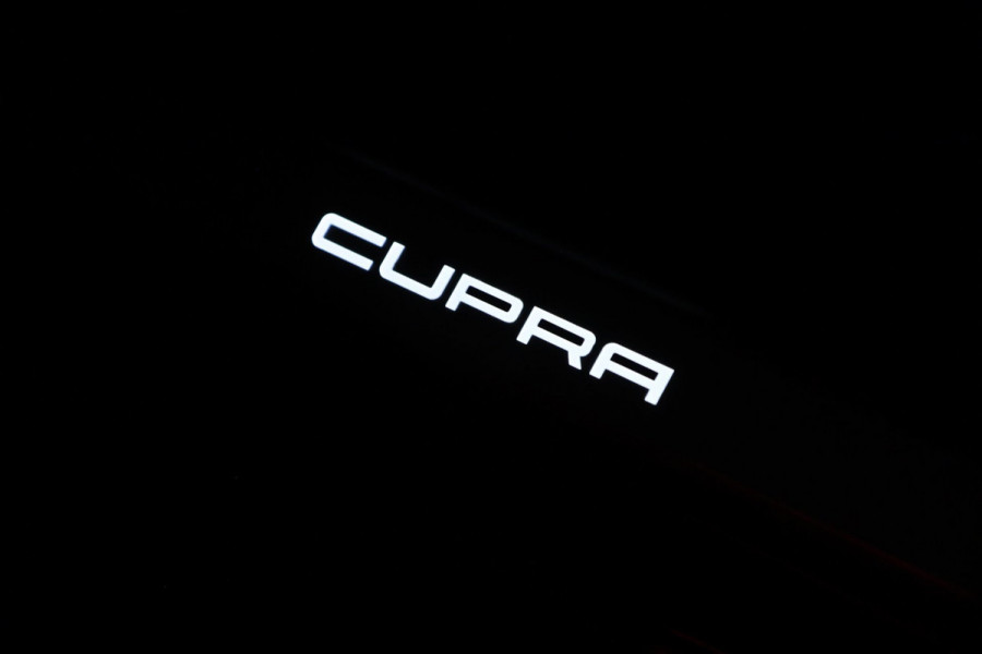 CUPRA Formentor 1.4 e-Hybrid VZ Cooper Edition / PANO / ACC / CAMERA / KEYLESS / STUUR+STOELVERW