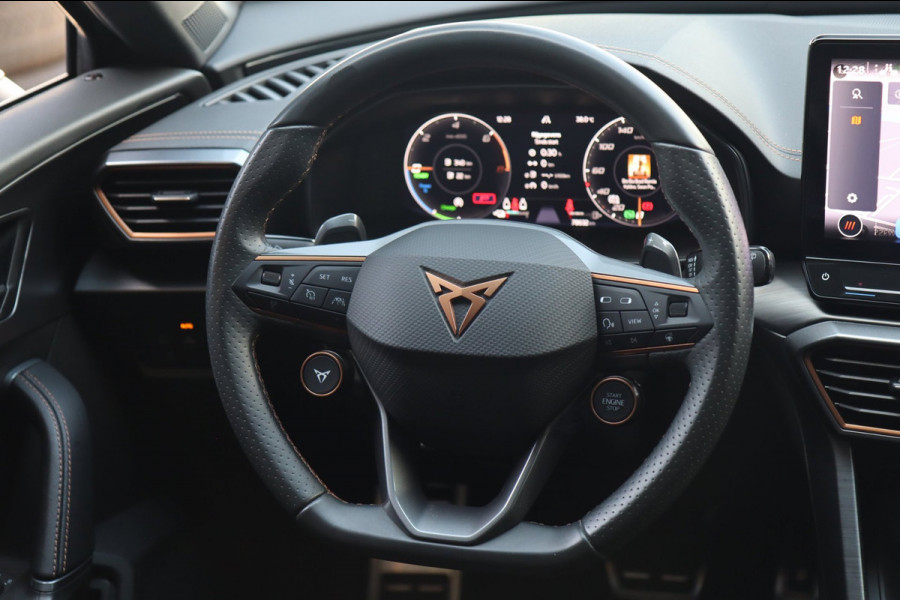 CUPRA Formentor 1.4 e-Hybrid VZ Cooper Edition / PANO / ACC / CAMERA / KEYLESS / STUUR+STOELVERW