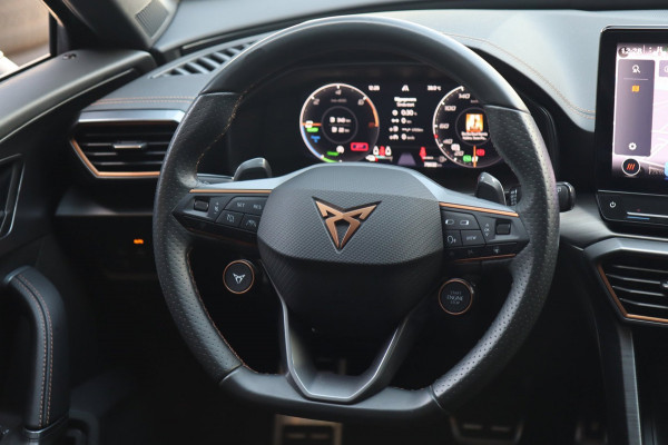 CUPRA Formentor 1.4 e-Hybrid VZ Cooper Edition / PANO / ACC / CAMERA / KEYLESS / STUUR+STOELVERW