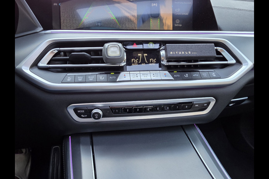 BMW X5 XDrive45e High Executive Laser Pano Masaggestoel Trekhaak Sfeerverlichting
